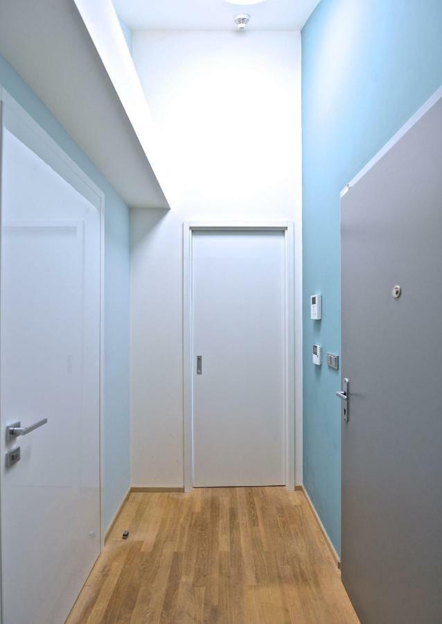 Designer Loft 2 Apartment Praha Bagian luar foto