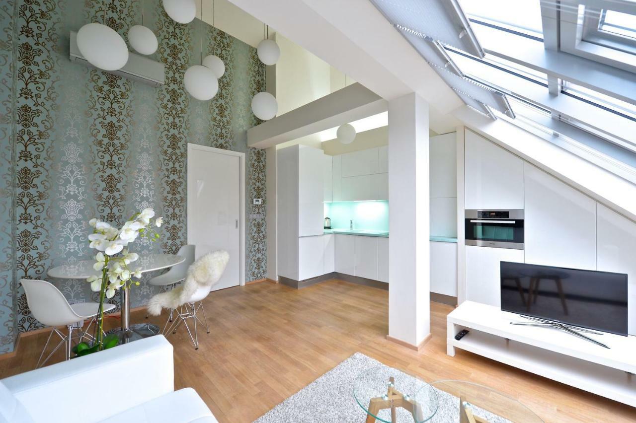 Designer Loft 2 Apartment Praha Bagian luar foto