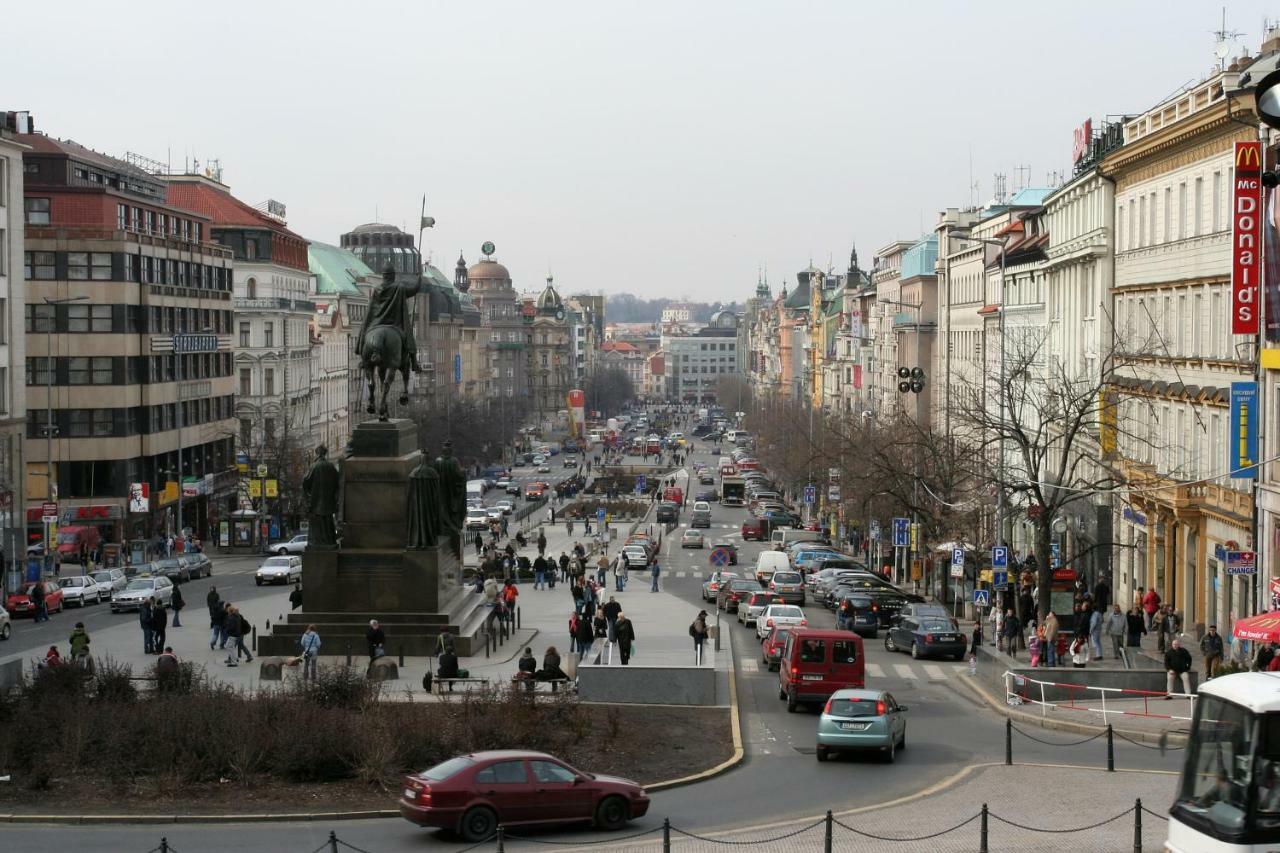Designer Loft 2 Apartment Praha Bagian luar foto